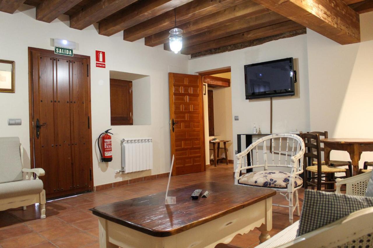 Casa Rural Las Bodegas Valbuena De Duero Exteriör bild